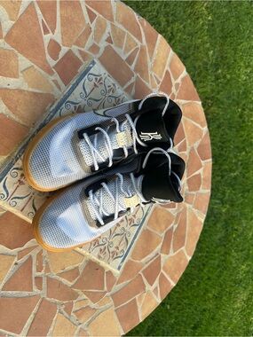Kyrie Basketball Shoes - White, Black & Gum Sole size 10